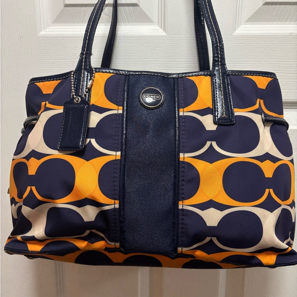 Coach E1326-F23902 Taylor Signature Op Art Navy & Orange Linear Carryall in GUC - Picture 2 of 16